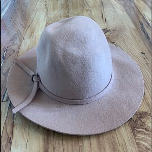 Wide brim floppy hat
